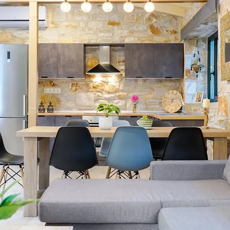 Kastro Stone House Ferienhaus