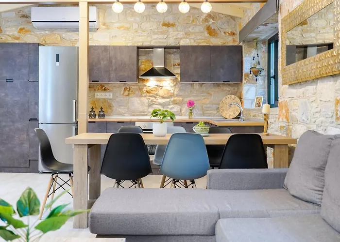 Kastro Stone House Feriehus