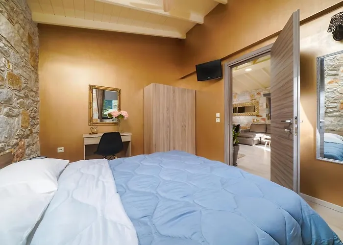 Kastro Stone House *